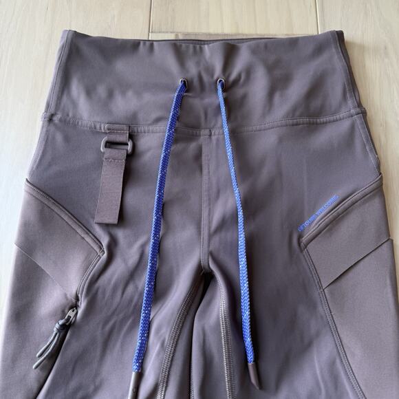 Lululemon Cargo Supper High Rise Hiking Shorts 4 Mauve Athleisure - Picture 3 of 6